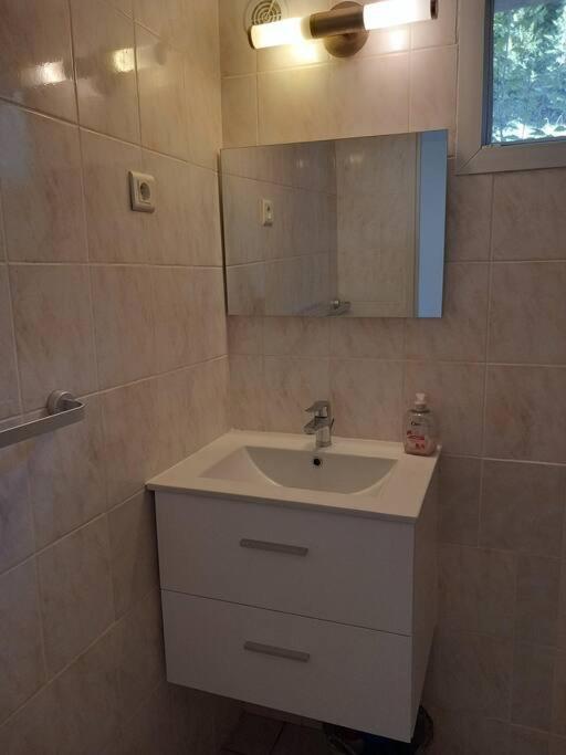 Studio Meuble Independant Tout Confort Classe 2** Обена Экстерьер фото